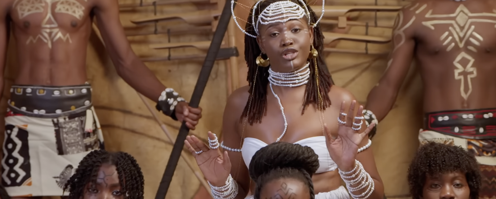 Thérésa Bouams, le clip "Tchikabissi" disponible